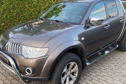 Mitsubishi L200 235.000 km 9.000 &euro; Nürnberg 90439