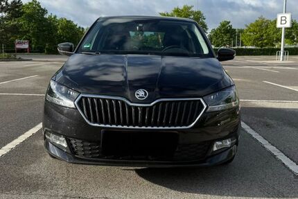 Skoda Fabia 15.000 km 14.900 &euro; Wendelstein 90530