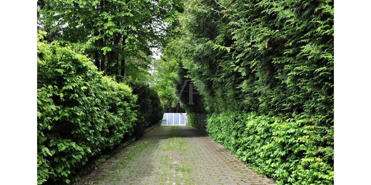 Villa Fürth Atzenhof - 9 Zimmer, 315 m&sup2;, 3.500&euro; | Angebot:24757698