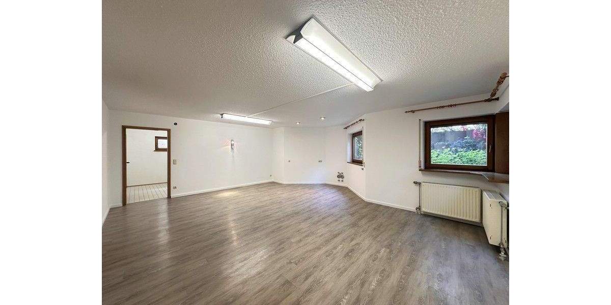 Einfamilienhaus Lauf - 7 Zimmer, 220 m&sup2;, 895.000&euro; | Angebot:25699392