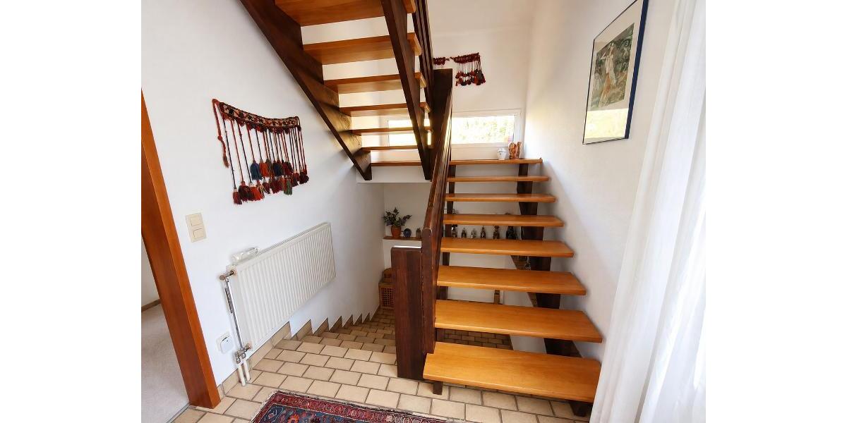 Einfamilienhaus mit Doppelgarage, Carport und großem Garten - Einfamilienhaus Weisendorf | Angebot:27651236