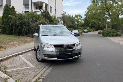 VW Touran 175.000 km 5.989 &euro; Nürnberg 90431