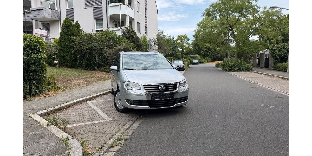 VW Touran 175.000 km 5.989 &euro; Nürnberg 90431