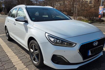 Hyundai i30 47.000 km 16.490 &euro; Nürnberg 90429