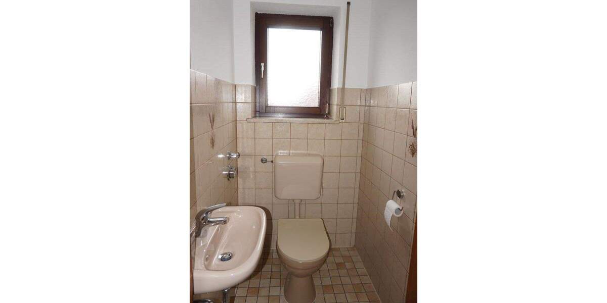 Etagenwohnung Nürnberg Werderau - 3 Zimmer, 100 m&sup2;, 990&euro; | Angebot:25704376