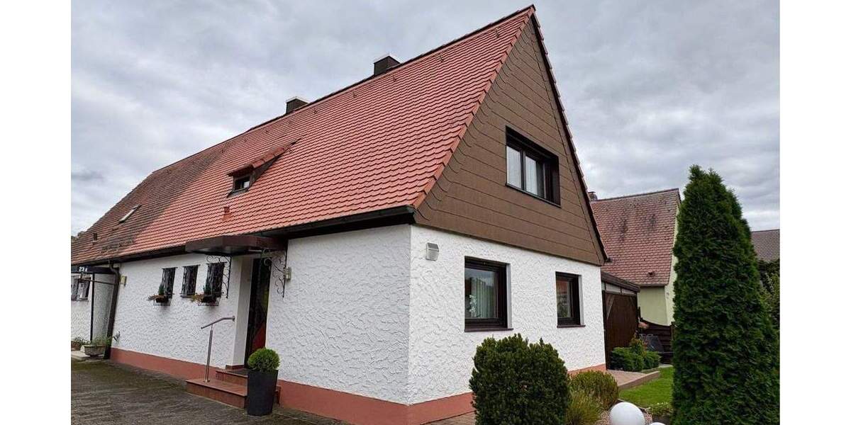 Doppelhaushälfte Erlangen Bruck - 4 Zimmer, 96 m&sup2;, 380.000&euro; | Angebot:25862876