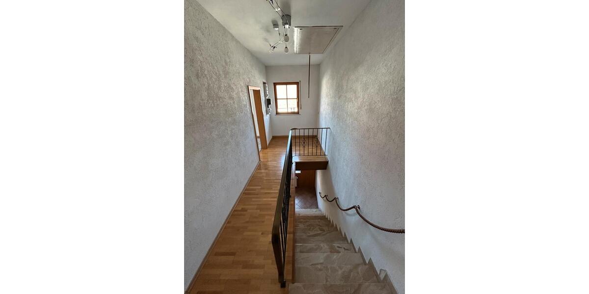 Einfamilienhaus Lauf an der Pegnitz - 7 Zimmer, 170 m&sup2;, 430.000&euro; | Angebot:25408089