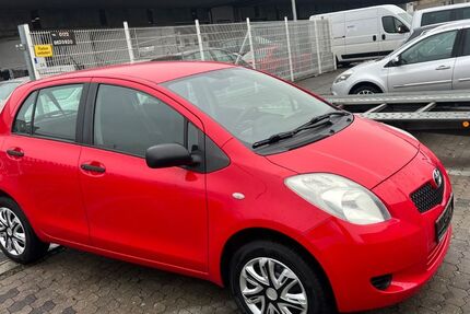 Toyota Yaris 154.323 km 1.999 &euro; Nürnberg 90439