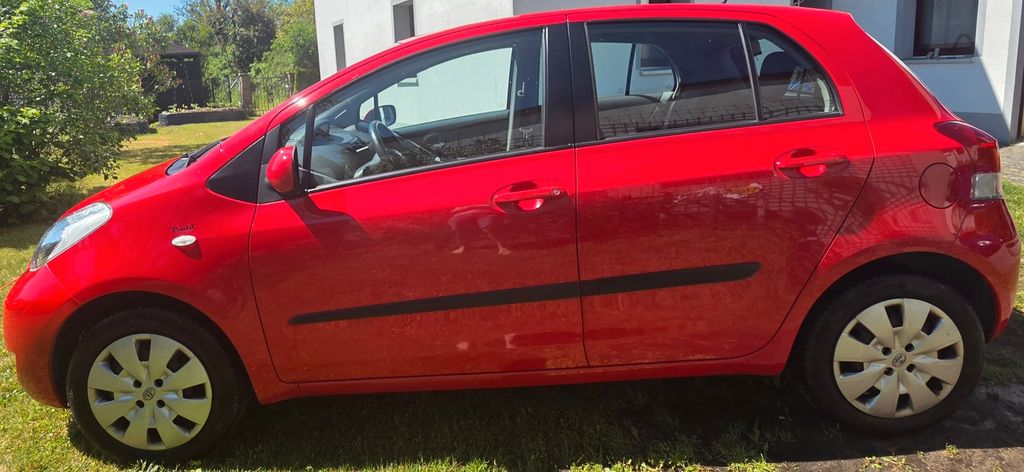 Toyota Yaris 64.000 km 5.590 &euro; Schwanstetten 90596