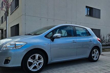 Toyota Auris 131.000 km 8.200 &euro; Nürnberg 90429