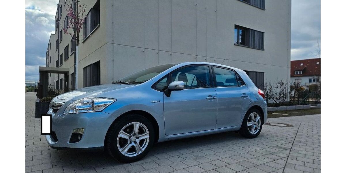 Toyota Auris 131.000 km 8.200 &euro; Nürnberg 90429