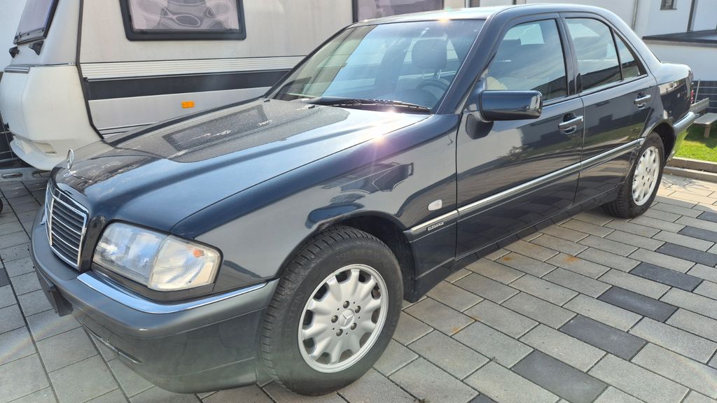 Mercedes-Benz C 180 92.195 km 3.100 &euro; Neustadt an der aisch 91413