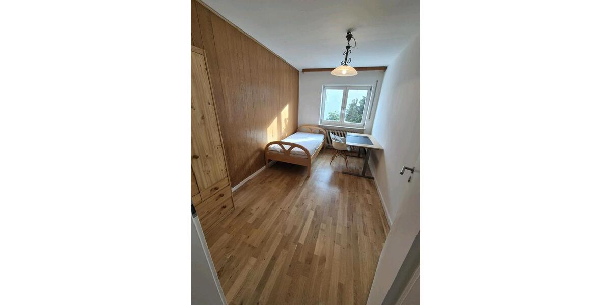 Erdgeschoßwohnung Adelsdorf - 4 Zimmer, 11 m&sup2;, 430&euro; | Angebot:25440126