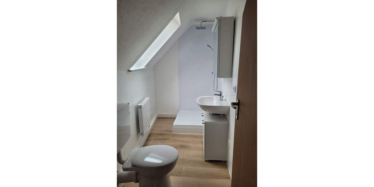 Mehrfamilienhaus, Wohnhaus Adelsdorf - 8 Zimmer, 202 m&sup2;, 398.000&euro; | Angebot:25681317