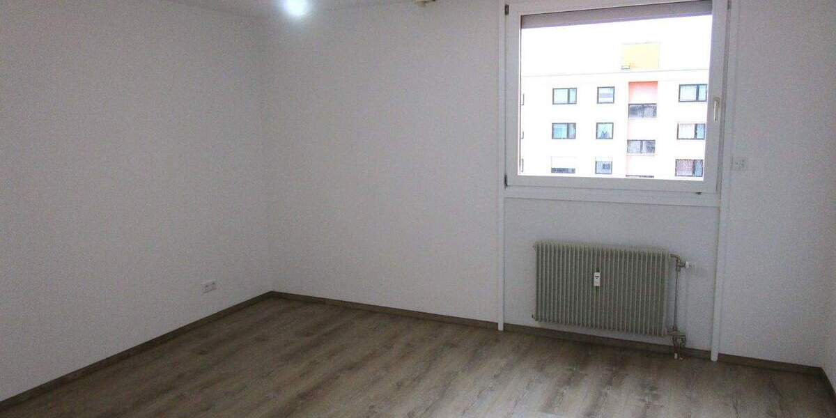Etagenwohnung Nürnberg Großreuth b Schweinau - 3 Zimmer, 92 m&sup2;, 1.020&euro; | Angebot:25778206