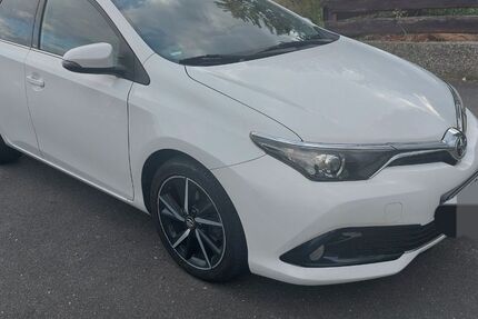 Toyota Auris 98.650 km 10.950 &euro; Fürth 90765