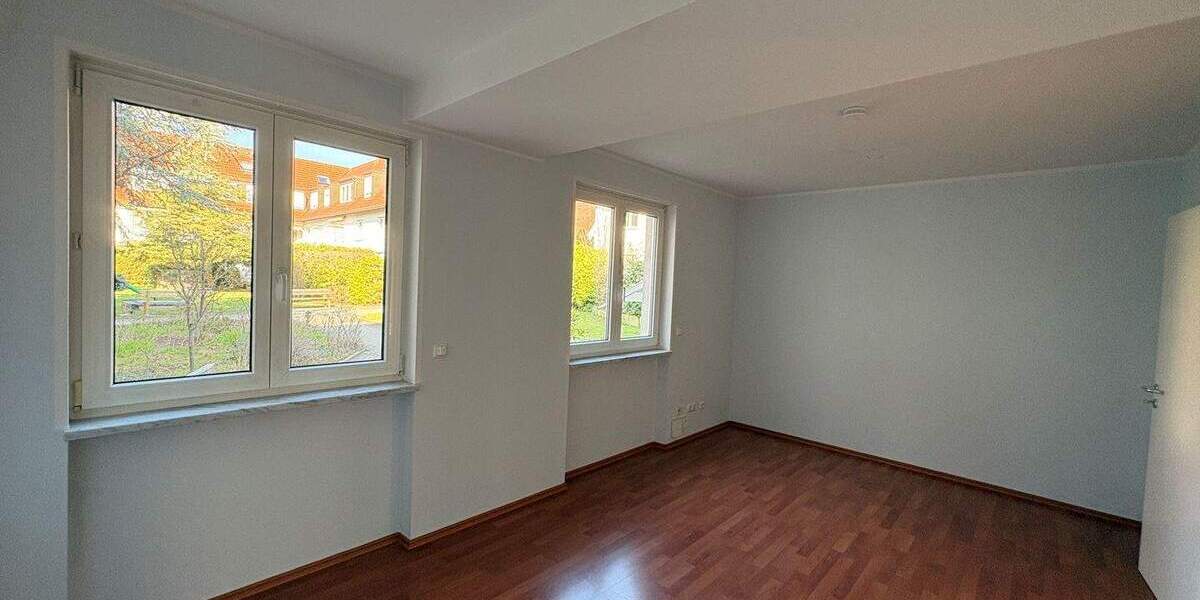 Etagenwohnung Nürnberg Gaismannshof - 4 Zimmer, 145 m&sup2;, 2.000&euro; | Angebot:25940493