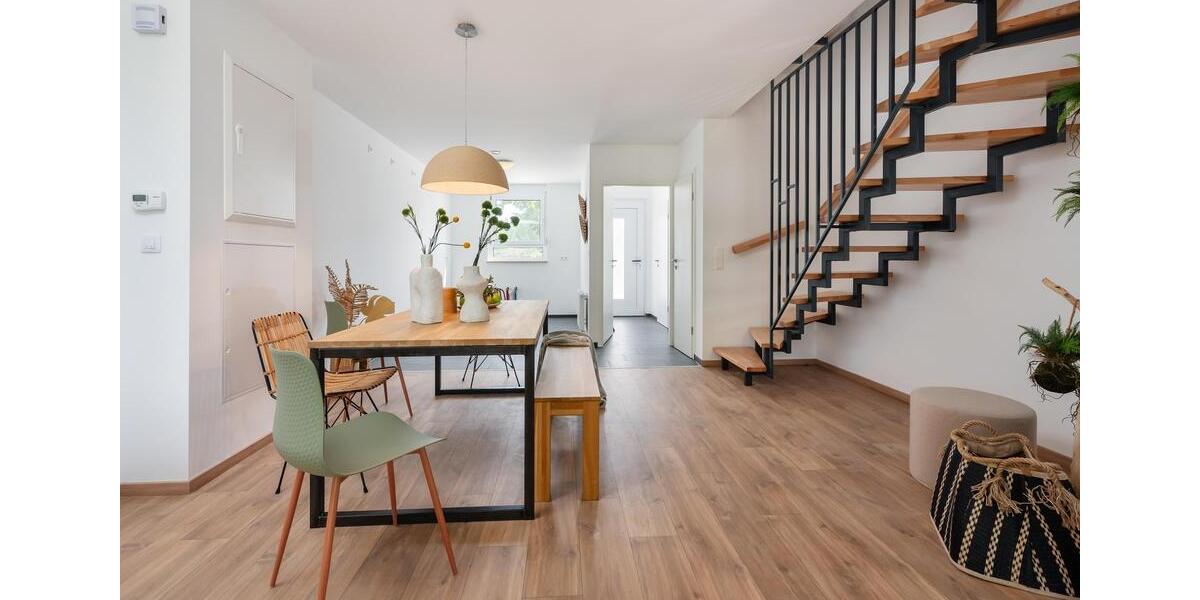 Reihenhaus Roth - 6 Zimmer, 141 m&sup2;, 1.750&euro; | Angebot:25745960