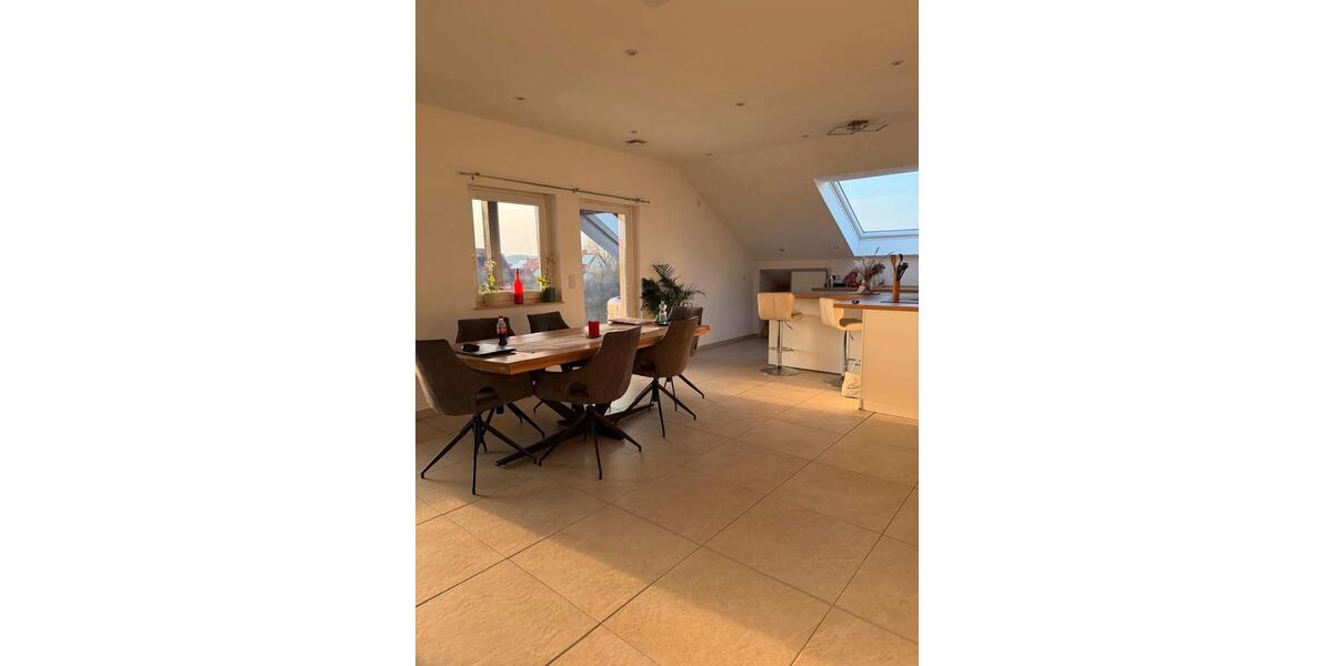 Dachgeschoßwohnung Oberreichenbach - 2 Zimmer, 130 m&sup2;, 1.500&euro; | Angebot:25598849