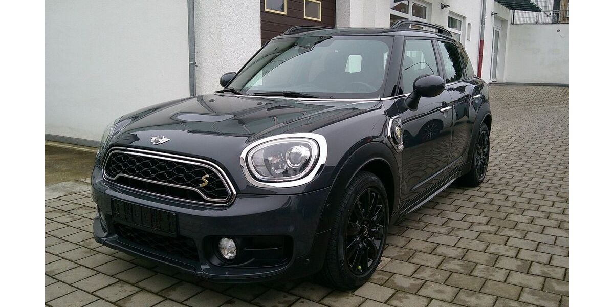 Mini Countryman SE (Cooper) 128.785 km 15.900 &euro; Cadolzburg 90556