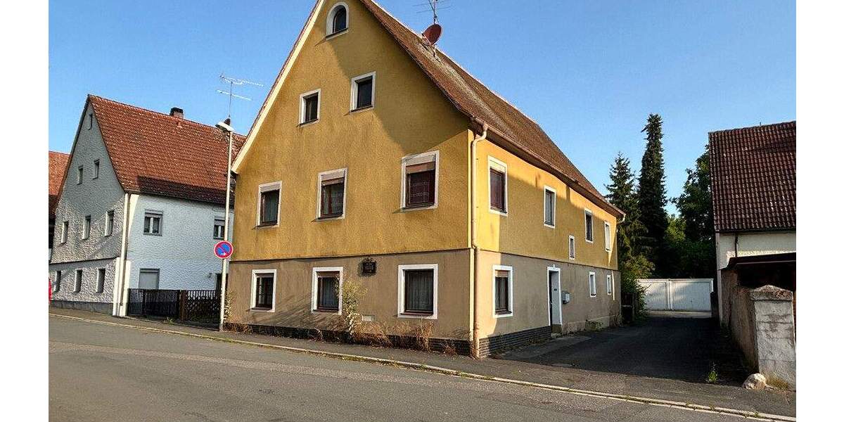 Mehrfamilienhaus, Wohnhaus Erlangen / Frauenaurach Frauenaurach - 8 Zimmer, 236 m&sup2;, 287.000&euro; | Angebot:25701559