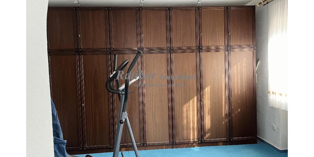 Sehr großzügiges und gepflegtes Einfamilienhaus mit Einliegerwohnung und Doppelgarage in Roth OT - Bungalow Roth Pfaffenhofen | Angebot:25634482