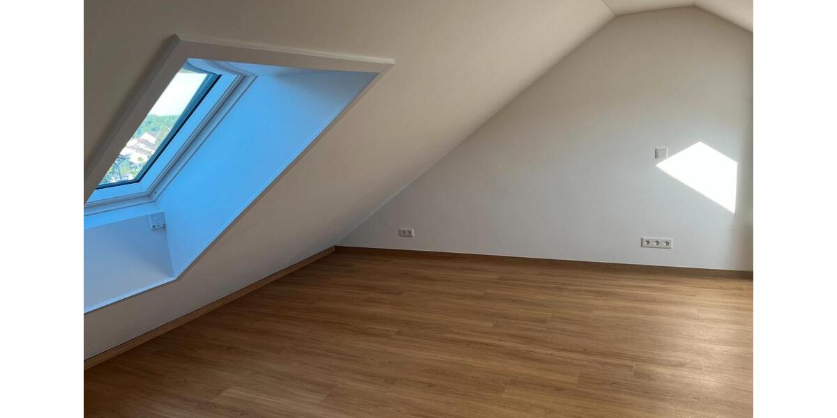Maisonettenwohnung Adelsdorf - 3 Zimmer, 94 m&sup2;, 1.300&euro; | Angebot:26660349