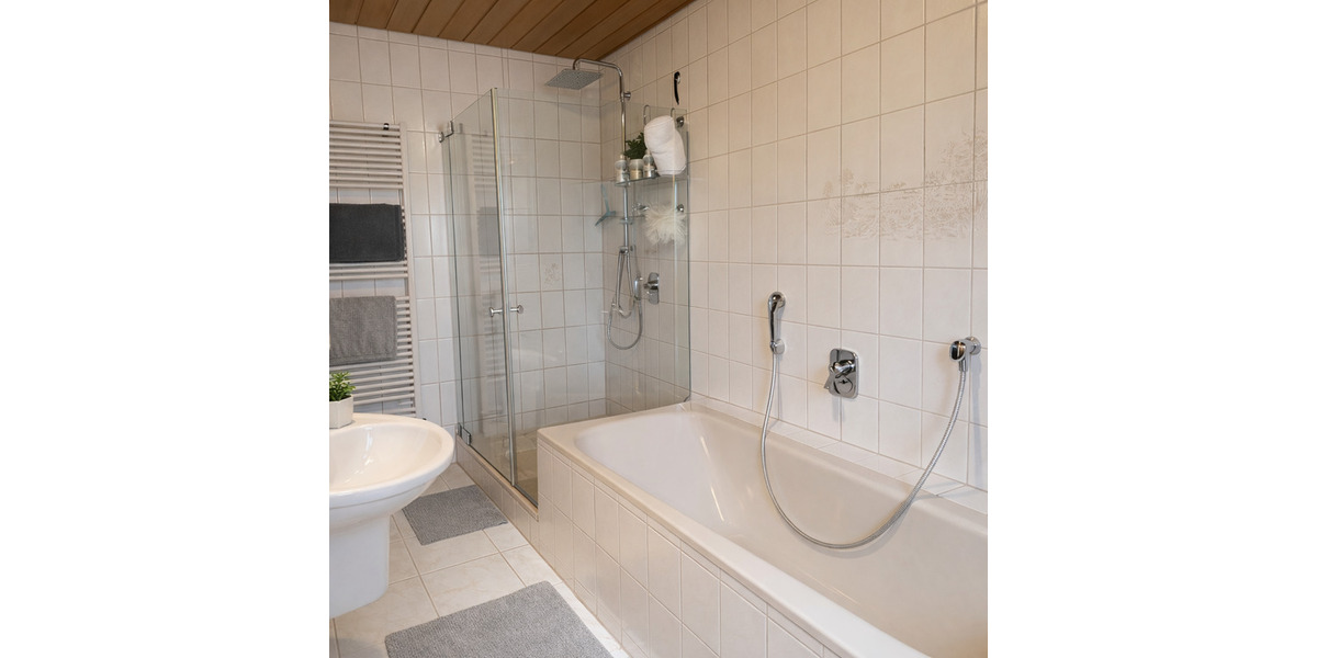 Mehrfamilienhaus, Wohnhaus Feucht - 8 Zimmer, 185 m&sup2;, 699.000&euro; | Angebot:26027396