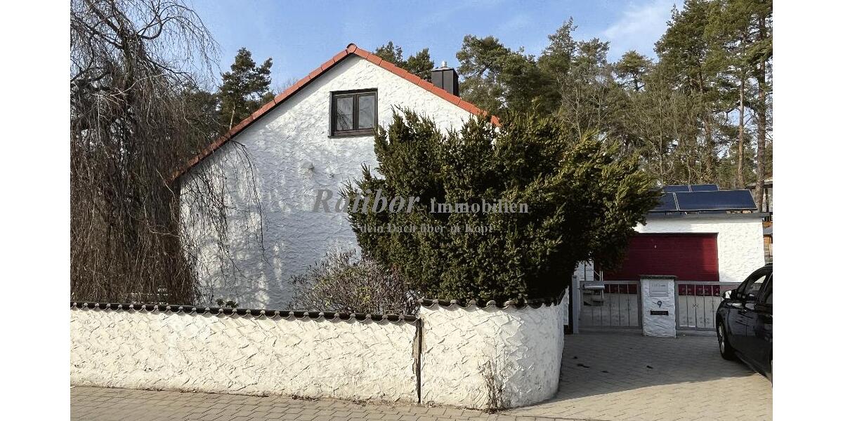 Sehr großzügiges und gepflegtes Einfamilienhaus mit Einliegerwohnung und Doppelgarage in Roth OT - Bungalow Roth Pfaffenhofen | Angebot:25634482