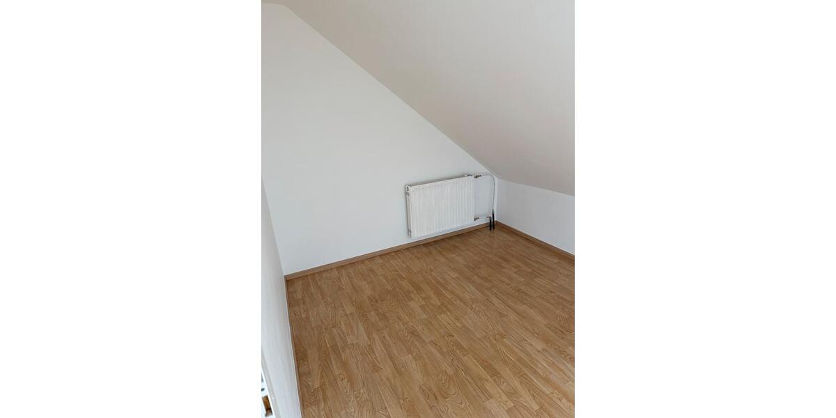 Dachgeschoßwohnung Veitsbronn - 3.5 Zimmer, 91 m&sup2;, 1.250&euro; | Angebot:26614884