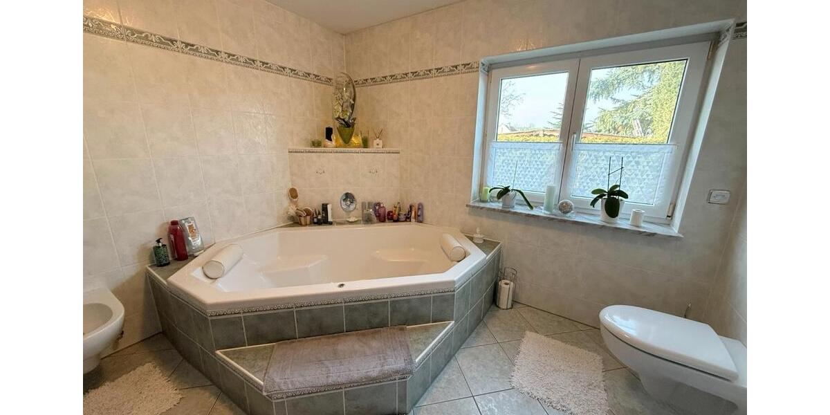 Einfamilienhaus Pyrbaum - 8 Zimmer, 238 m&sup2;, 695.000&euro; | Angebot:25993950