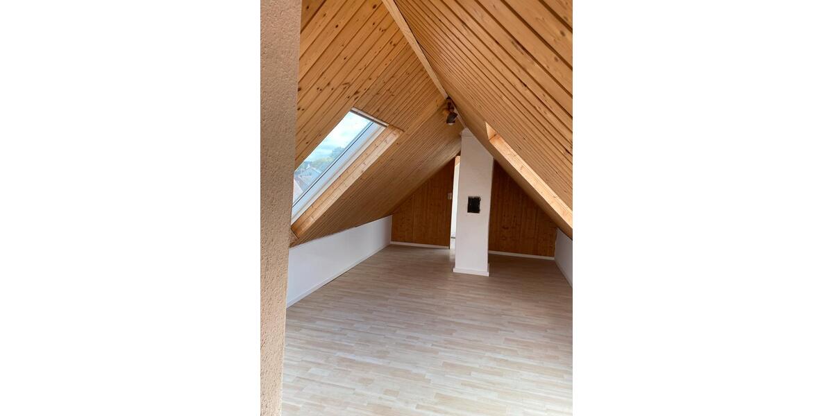 Dachgeschoßwohnung Fürth Atzenhof - 3 Zimmer, 79 m&sup2;, 1.021&euro; | Angebot:27576690