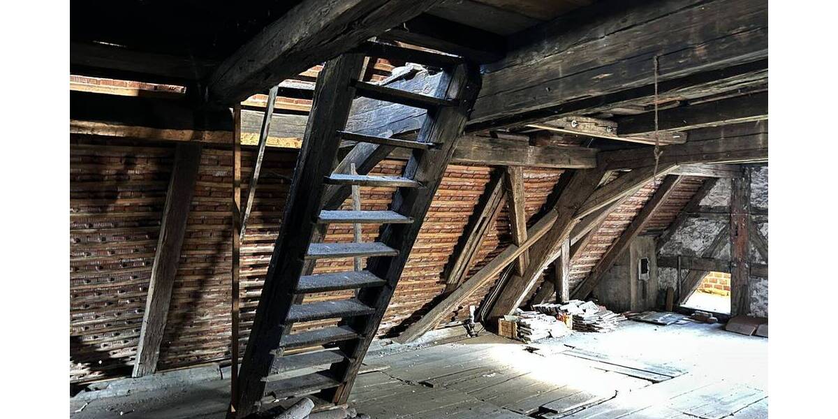 Mehrfamilienhaus, Wohnhaus Erlangen / Frauenaurach Frauenaurach - 8 Zimmer, 236 m&sup2;, 359.000&euro; | Angebot:25701559