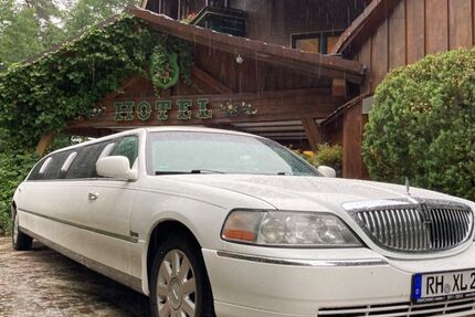 Lincoln Town Car 376.000 km 12.500 &euro; Nürnberg 90411