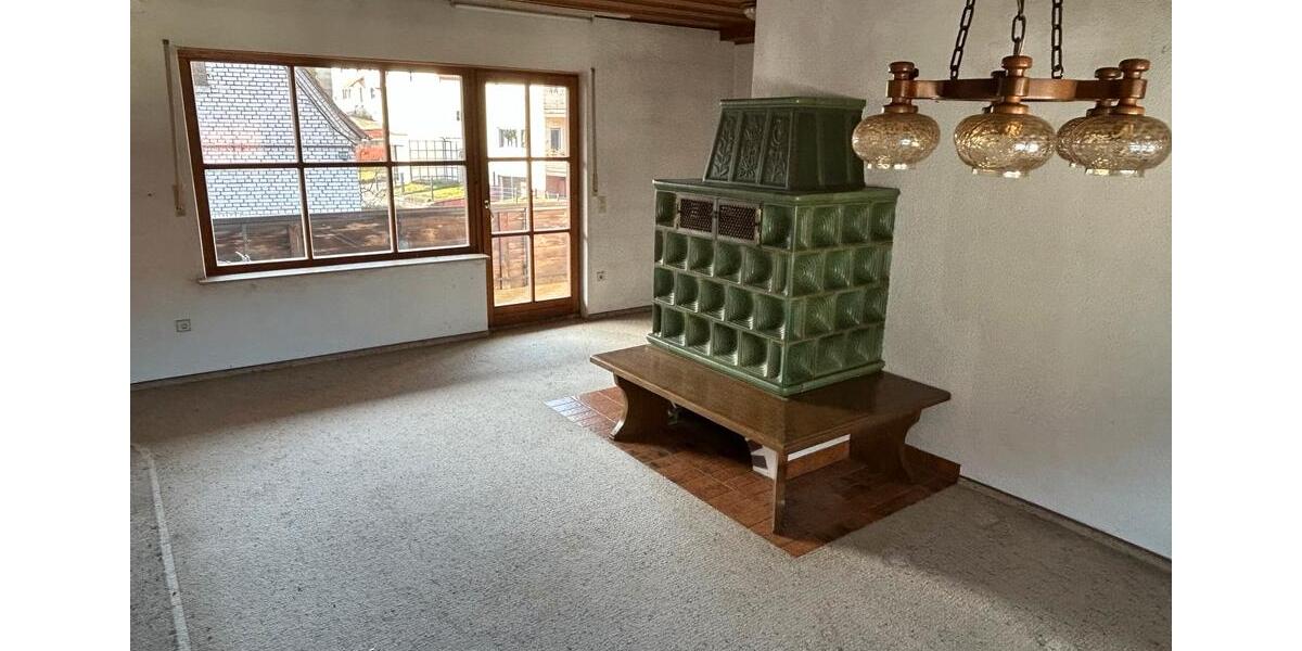 Einfamilienhaus Lauf an der Pegnitz - 7 Zimmer, 170 m&sup2;, 430.000&euro; | Angebot:25408089