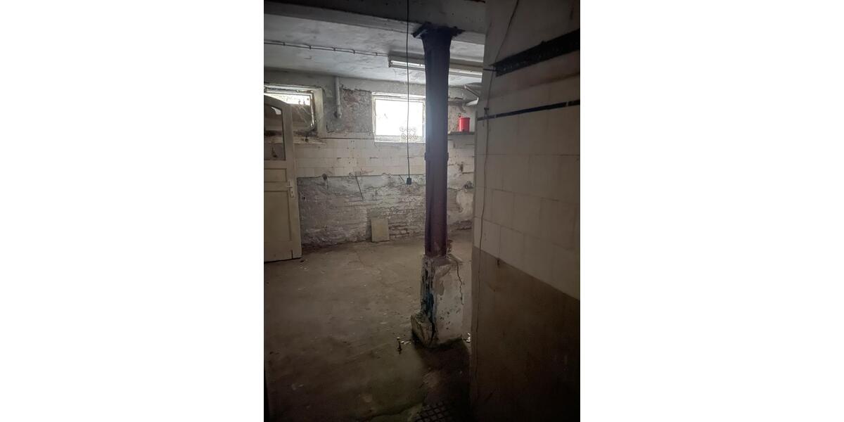 Etagenwohnung Nürnberg Sankt Leonhard - 4 Zimmer, 200 m&sup2;, 330.000&euro; | Angebot:26256002