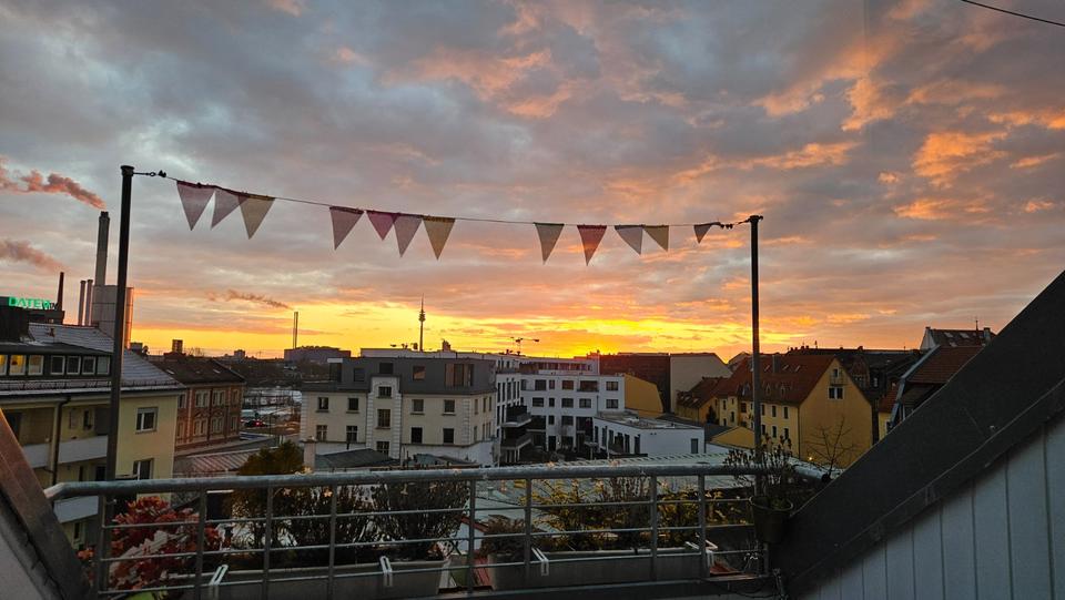 Dachgeschoßwohnung Nürnberg Gibitzenhof - 3 Zimmer, 99 m&sup2;, 369.000&euro; | Angebot:25948090