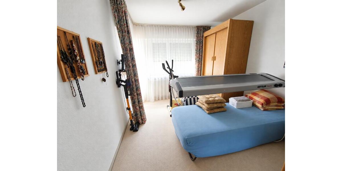 Einfamilienhaus mit Doppelgarage, Carport und großem Garten - Einfamilienhaus Weisendorf | Angebot:27651236