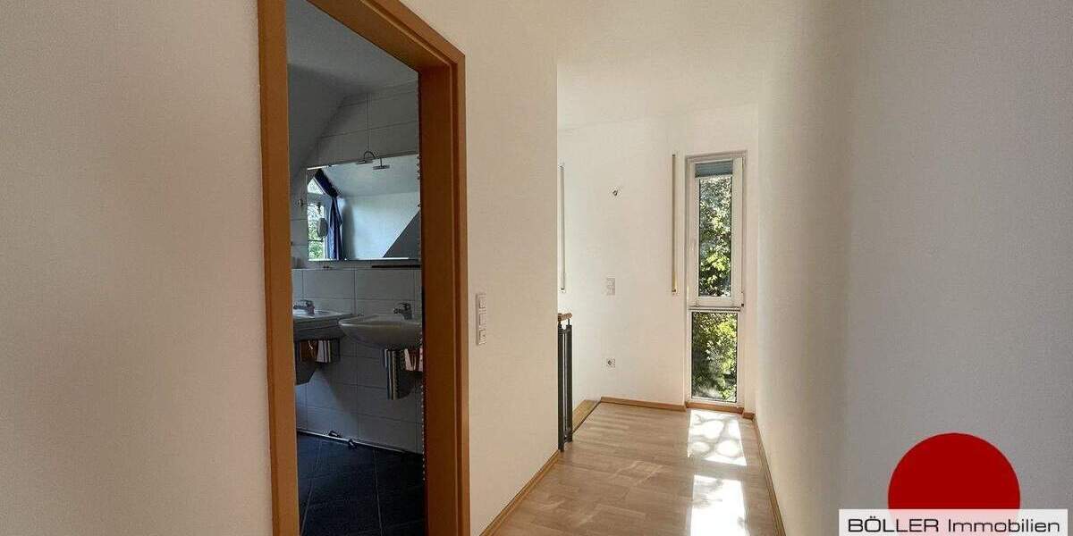 Einfamilienhaus Nürnberg Röthenbach b Schweinau - 5 Zimmer, 146 m&sup2;, 2.250&euro; | Angebot:25779846