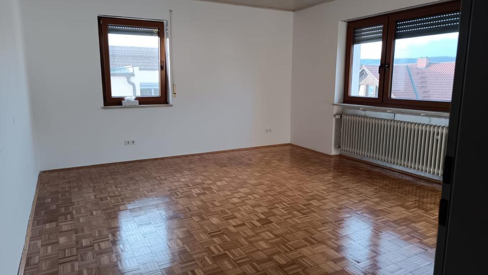 Etagenwohnung Eckental - 4 Zimmer, 105 m&sup2;, 1.090&euro; | Angebot:25724329