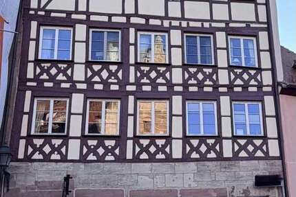 Haus Nürnberg - 20 Zimmer, 490 m&sup2;, 2.500.000&euro; | Angebot:24302323