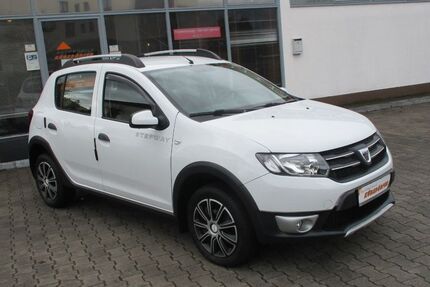 Dacia Sandero 102.000 km 7.700 &euro; Oberasbach 90522