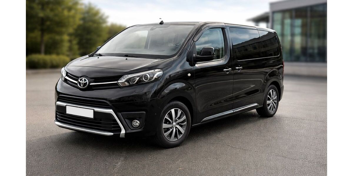 Toyota Proace (Verso) 153.000 km 25.990 &euro; Ernhofen Leinburg 91227