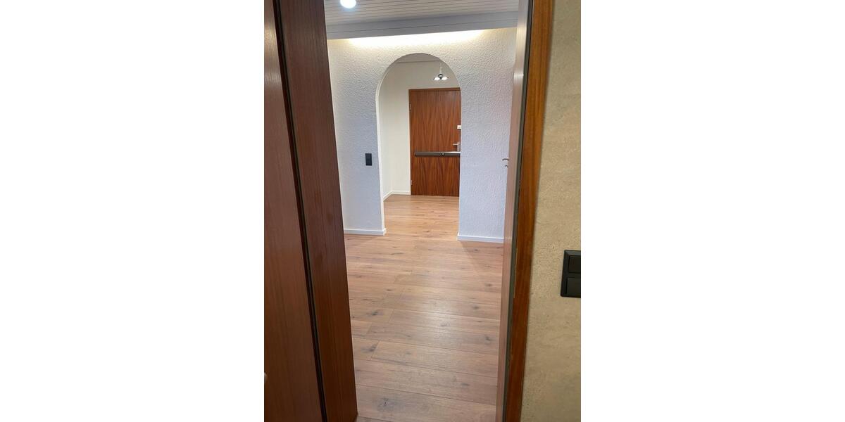 Etagenwohnung Uttenreuth - 3 Zimmer, 95 m&sup2;, 1.350&euro; | Angebot:25636489