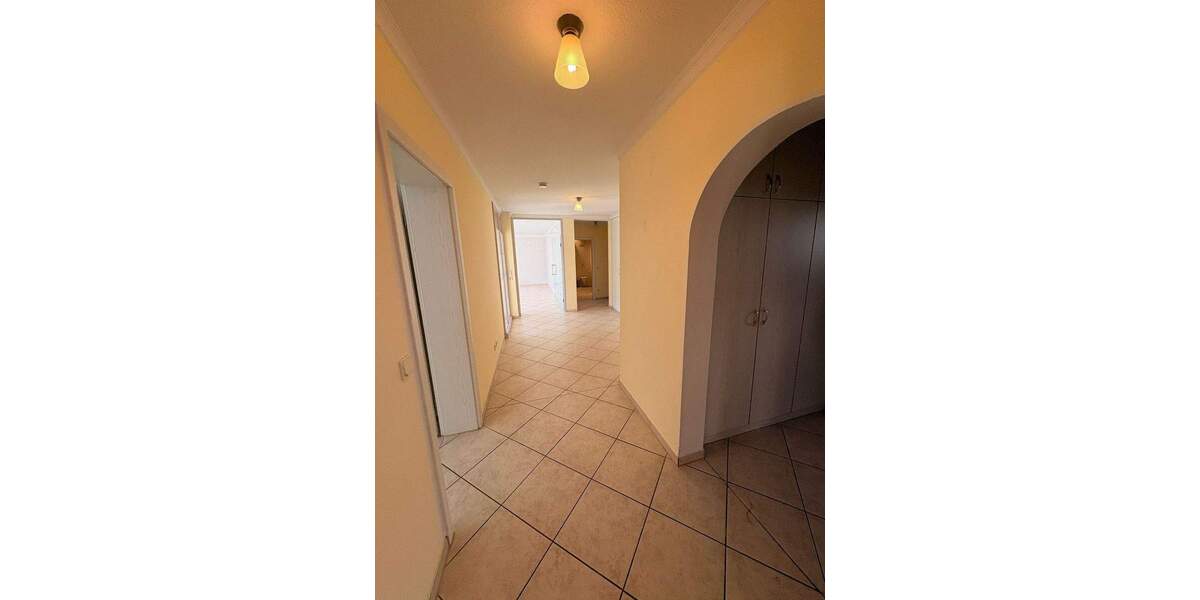 Etagenwohnung Nürnberg Gaismannshof - 4 Zimmer, 145 m&sup2;, 2.000&euro; | Angebot:25999687