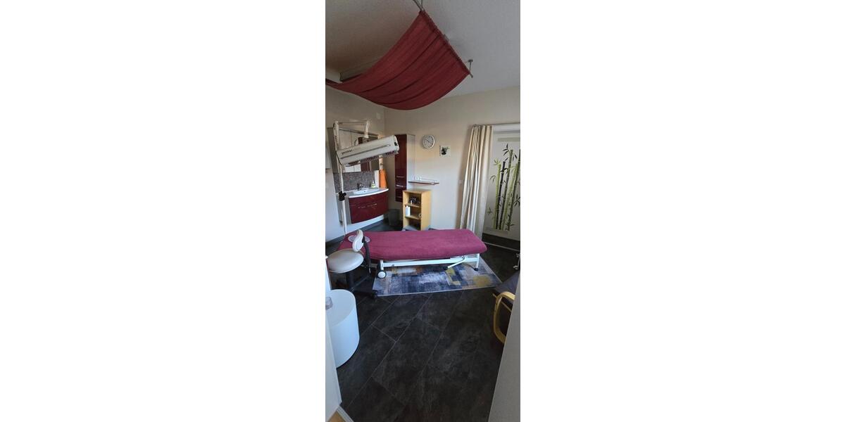 Erdgeschoßwohnung Heilsbronn - 9 Zimmer, 220 m&sup2;, 598.000&euro; | Angebot:25961632