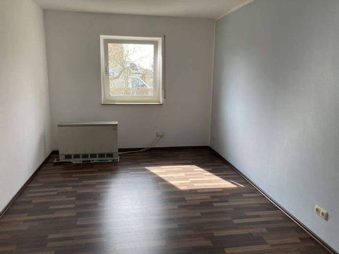 Etagenwohnung Erlangen Hüttendorf - 3 Zimmer, 100 m&sup2;, 950&euro; | Angebot:26841804