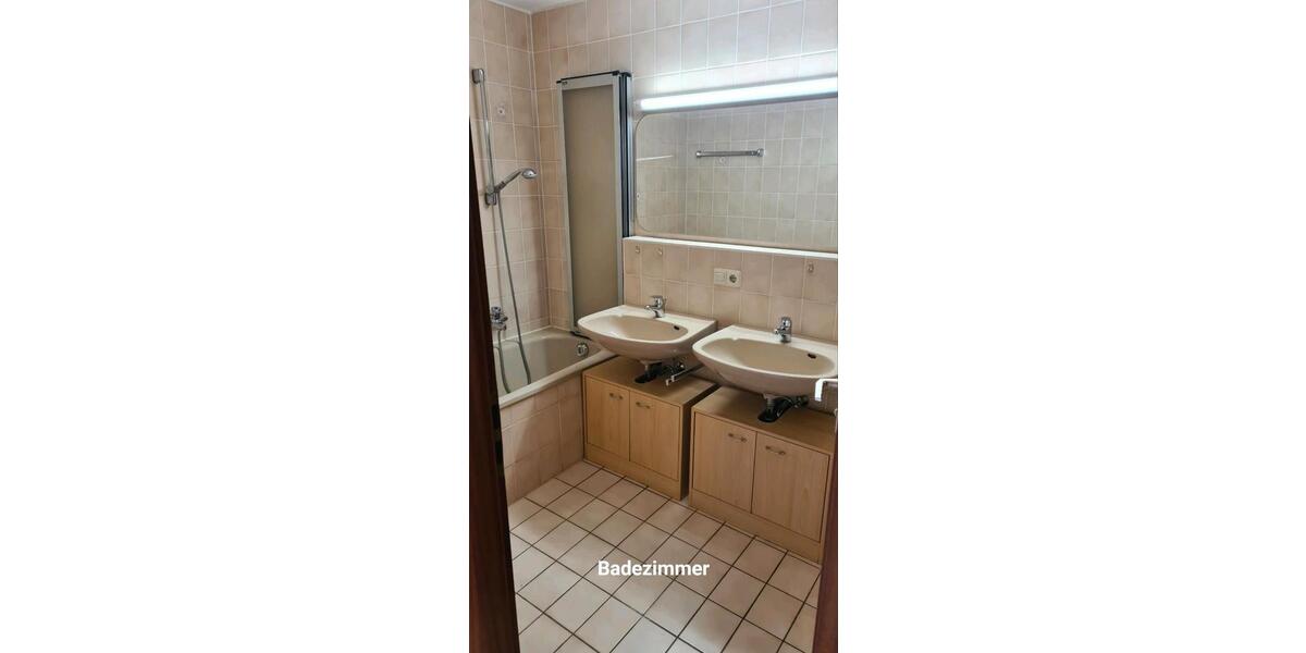 Etagenwohnung Nürnberg Schnepfenreuth - 3 Zimmer, 80 m&sup2;, 1.200&euro; | Angebot:25933650