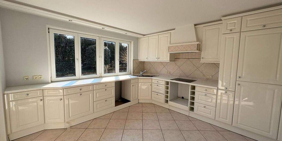 Etagenwohnung Nürnberg Gaismannshof - 4 Zimmer, 145 m&sup2;, 2.000&euro; | Angebot:25940493