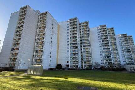 Zimmer Nürnberg Langwasser - 3 Zimmer, 80 m&sup2;, 899&euro; | Angebot:25780095